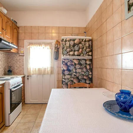 Naxos Family House In Vivlos *