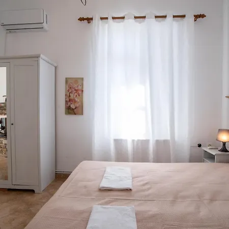 Naxos Family House In
